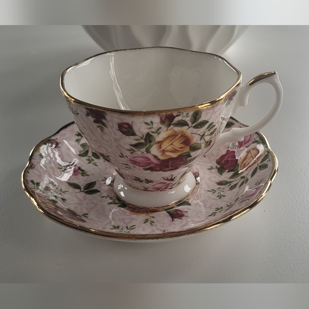 Royal Albert Old Country Roses Soft Pink Lace Bone China Tea Cup And Saucwr Set